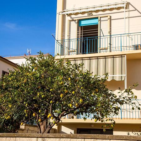 Appartamento Il Limone Zona Centrale Vista Mare 圣温琴佐 外观 照片